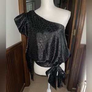 Black cheetah print one shoulder top
